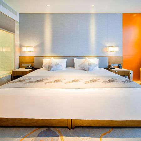 Wyndham Shiyan Downtown Hotel Bagian luar foto