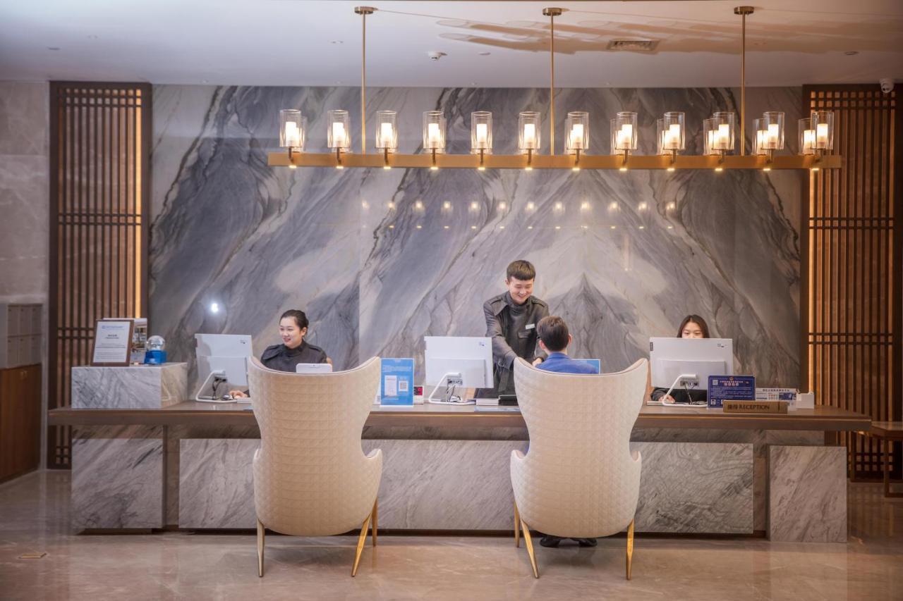 Wyndham Shiyan Downtown Hotel Bagian luar foto