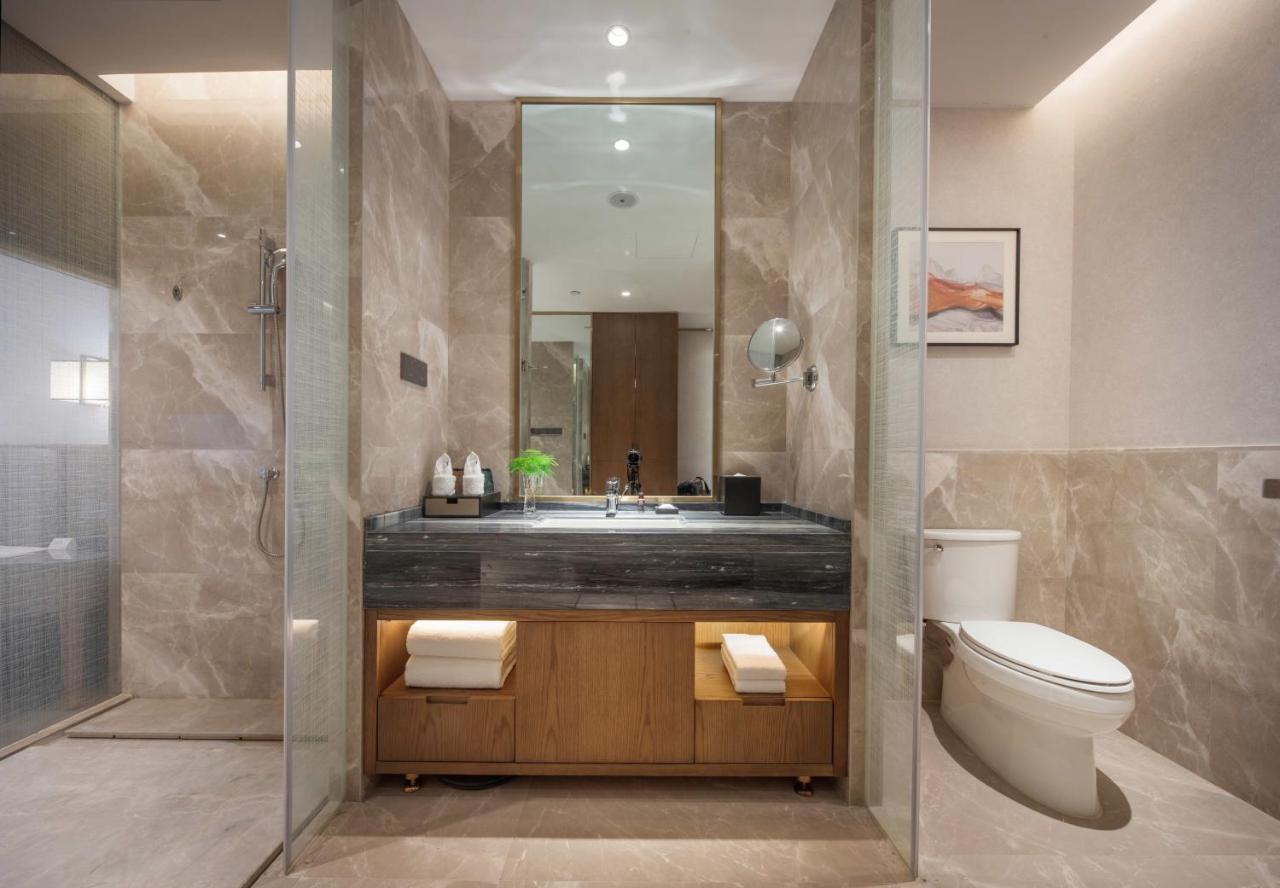 Wyndham Shiyan Downtown Hotel Bagian luar foto