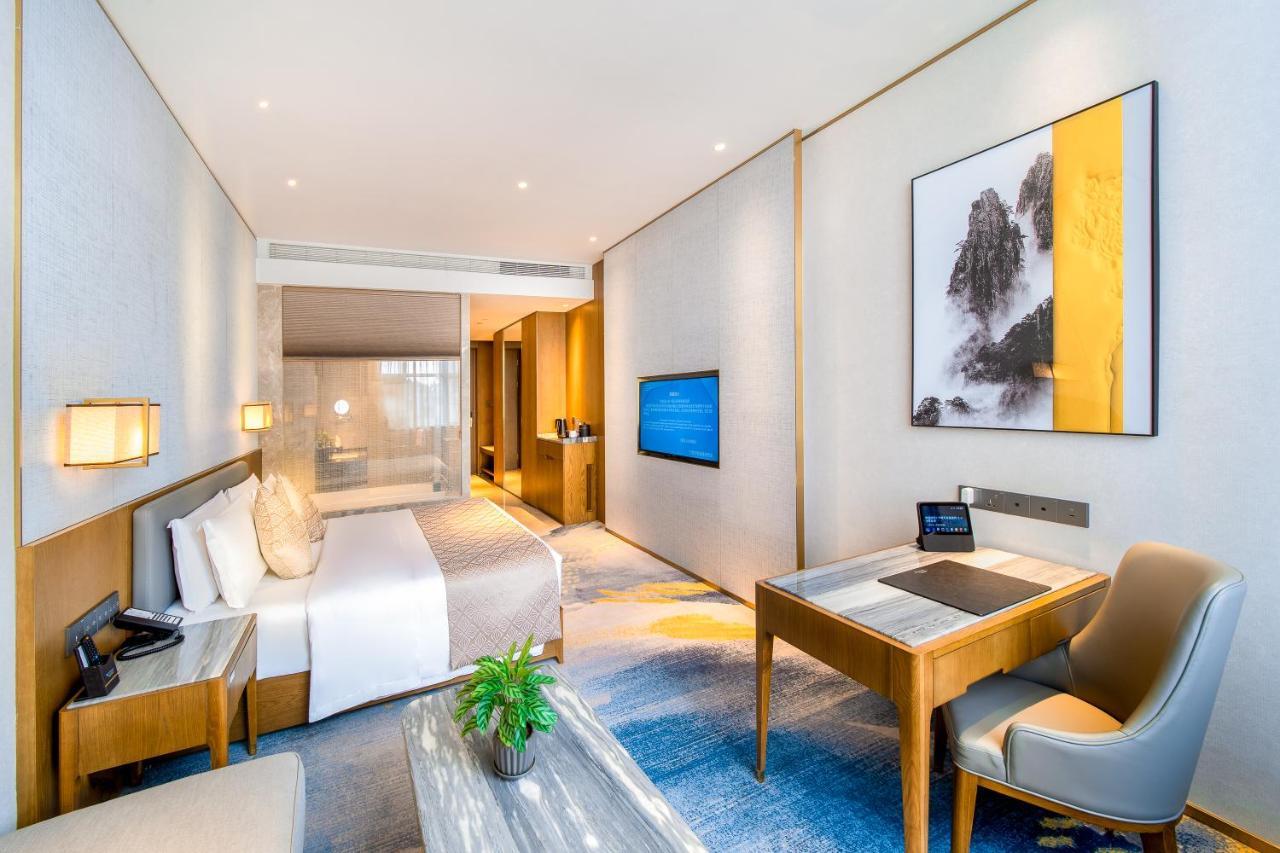 Wyndham Shiyan Downtown Hotel Bagian luar foto