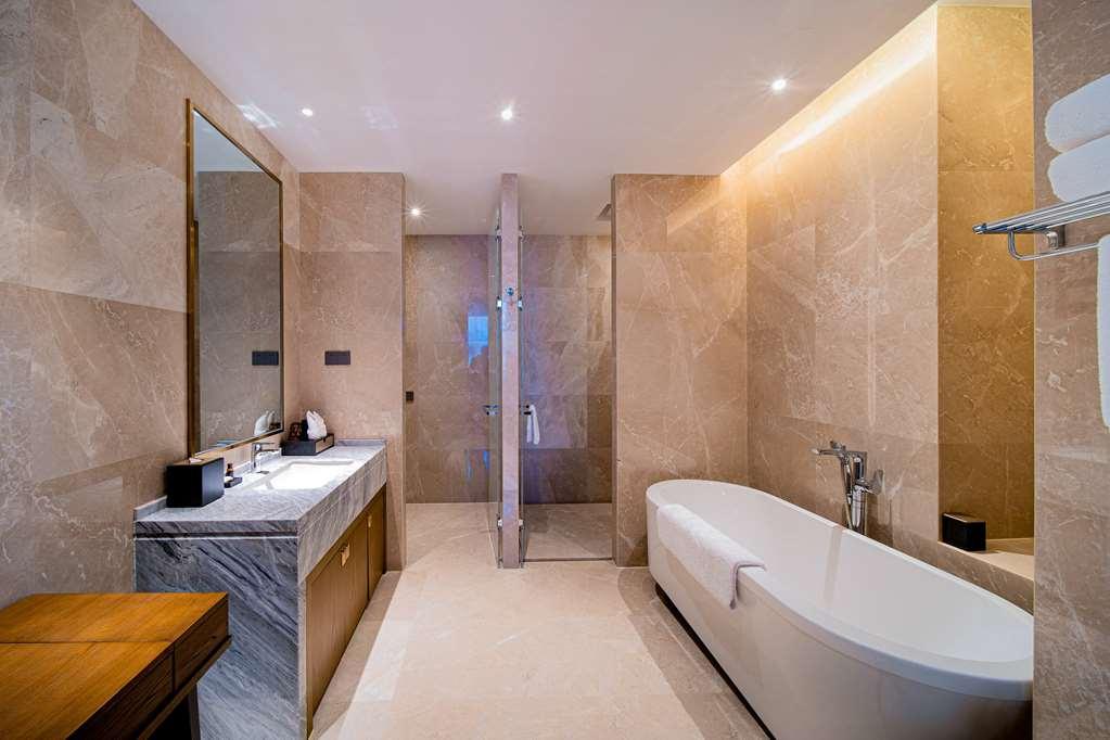 Wyndham Shiyan Downtown Hotel Bagian luar foto