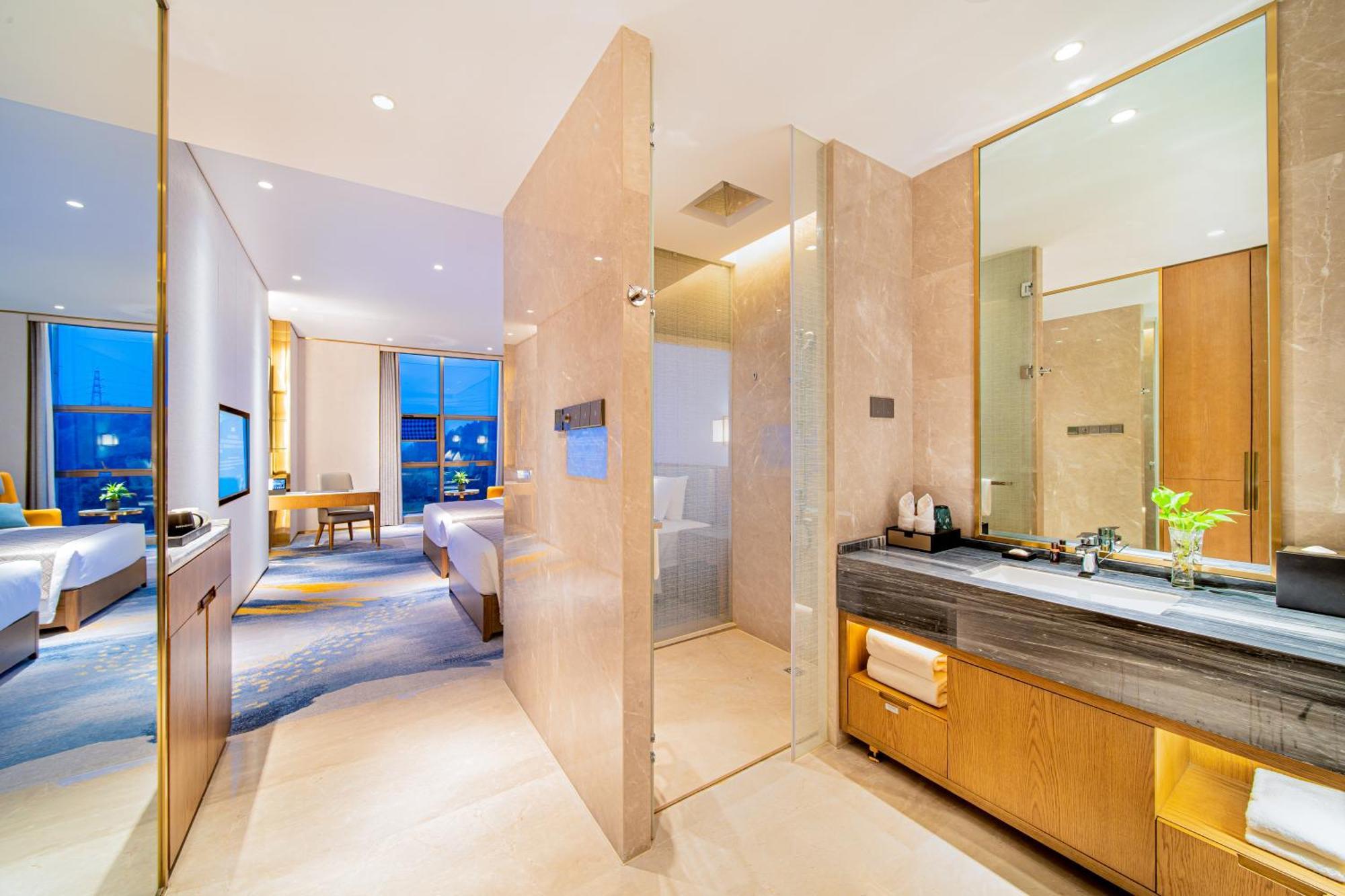 Wyndham Shiyan Downtown Hotel Bagian luar foto